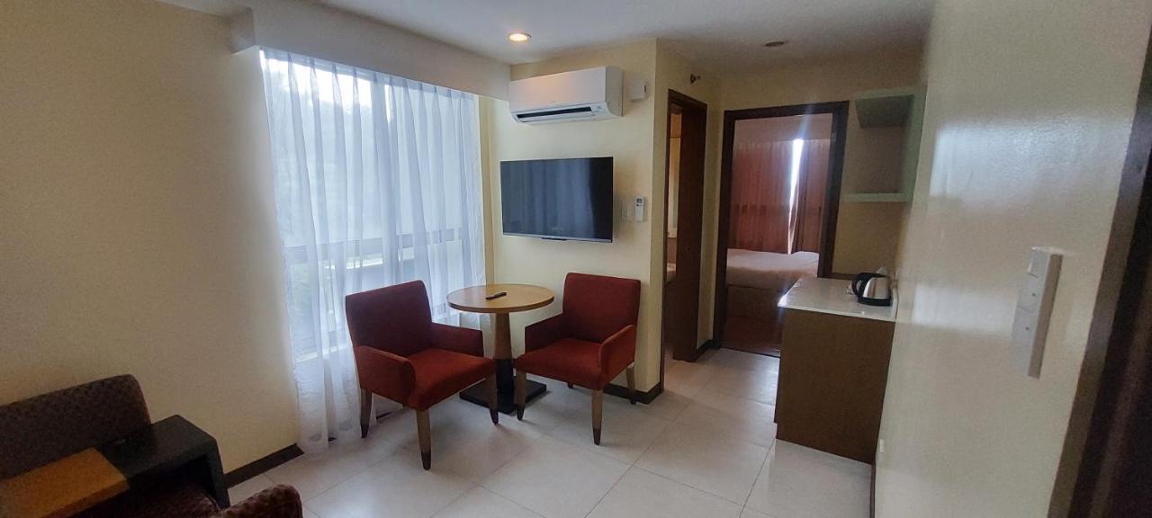 One Tagaytay Place Hotel Suites Official Account Tagaytay City Ngoại thất bức ảnh