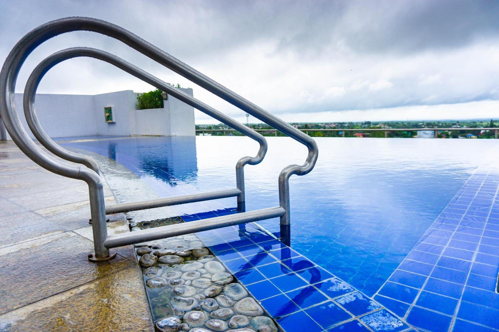 One Tagaytay Place Hotel Suites Official Account Tagaytay City Ngoại thất bức ảnh