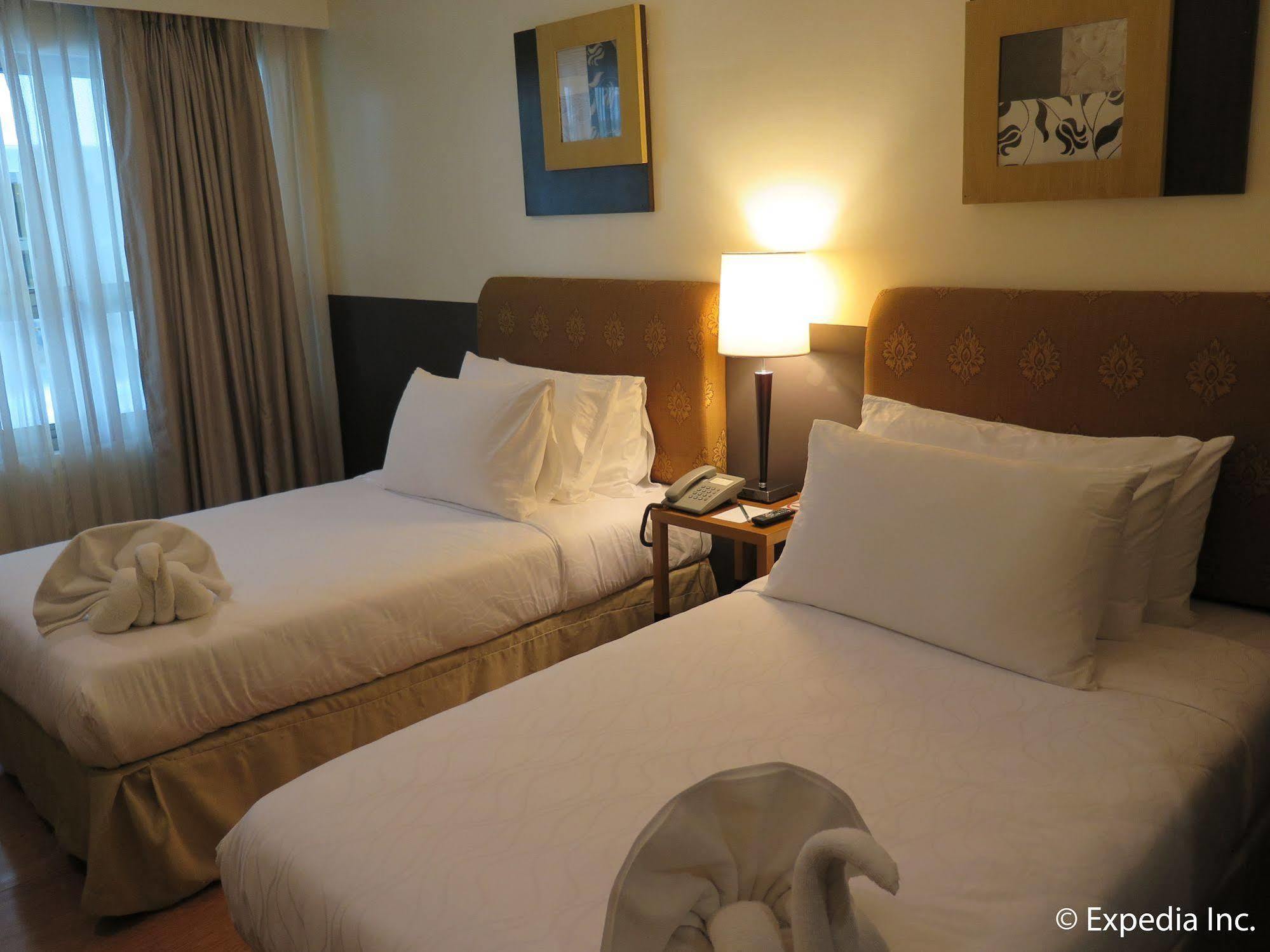 One Tagaytay Place Hotel Suites Official Account Tagaytay City Ngoại thất bức ảnh